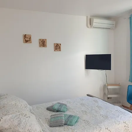 D'hotes Dans Propriete Rurale Bed & Breakfast